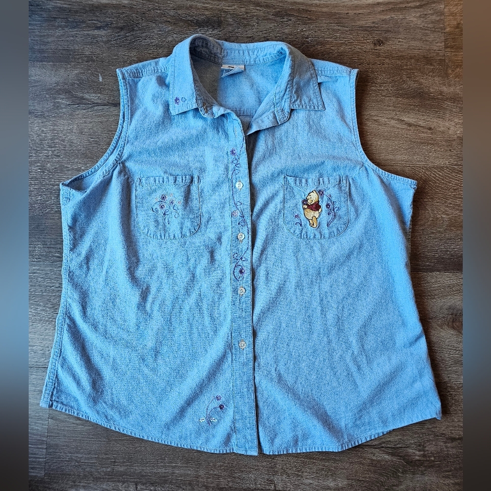 Vintage Disney Winnie the Pooh Chambray Sleeveless Collared Button Down Shirt
